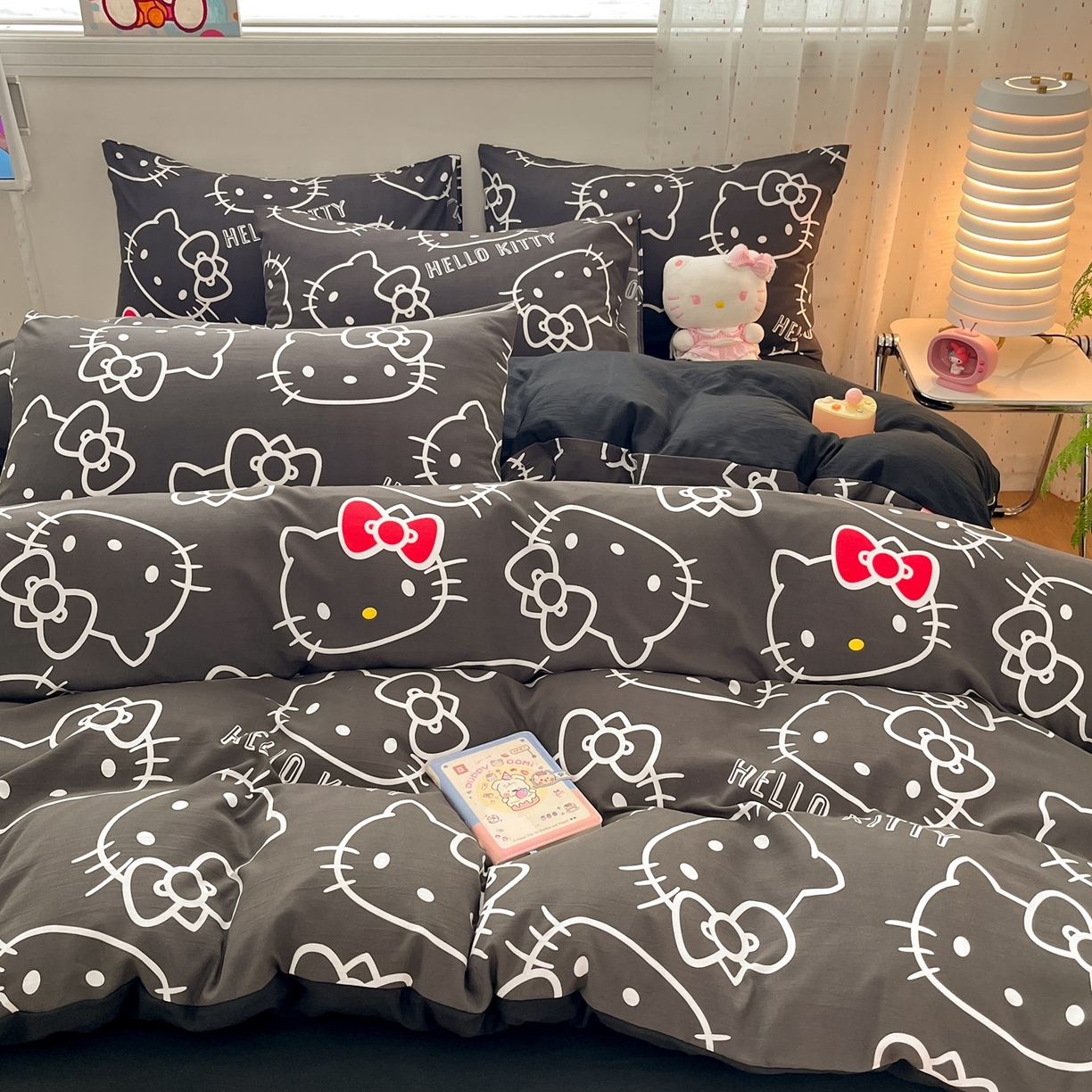 91家纺网 家纺一手货源 找家纺 海岛哥哥 2025学生季新款超柔云朵棉正版三丽鸥四件套第二批-大床图 三丽鸥-黑白kt