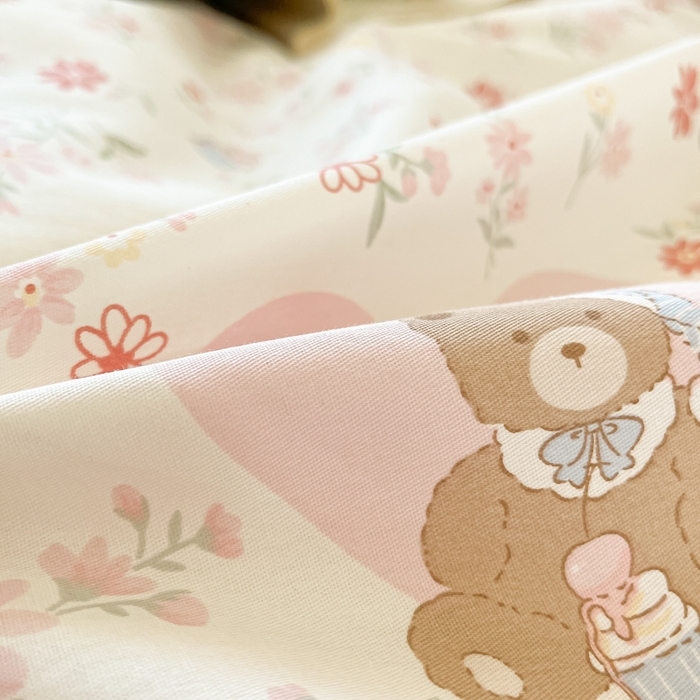 91家纺网 家纺一手货源 找家纺 花梦欣 2025新款全棉印花单品系列-单被套 旧书折痕粉