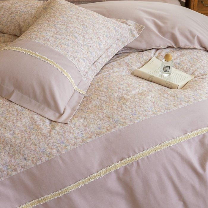 91家纺网 家纺一手货源 找家纺 巧玲珑 2025新款织带花边工艺款四件套-初夏铃兰 初夏铃兰-豆沙