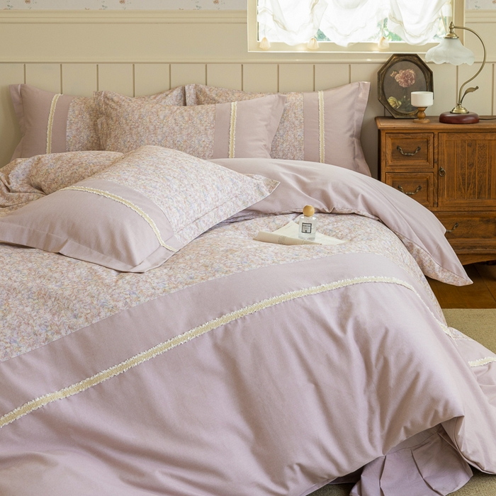 91家纺网 家纺一手货源 找家纺 巧玲珑 2025新款织带花边工艺款四件套-初夏铃兰 初夏铃兰-豆沙