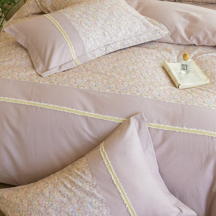 91家纺网 家纺一手货源 找家纺 巧玲珑 2025新款织带花边工艺款四件套-初夏铃兰 初夏铃兰-豆沙