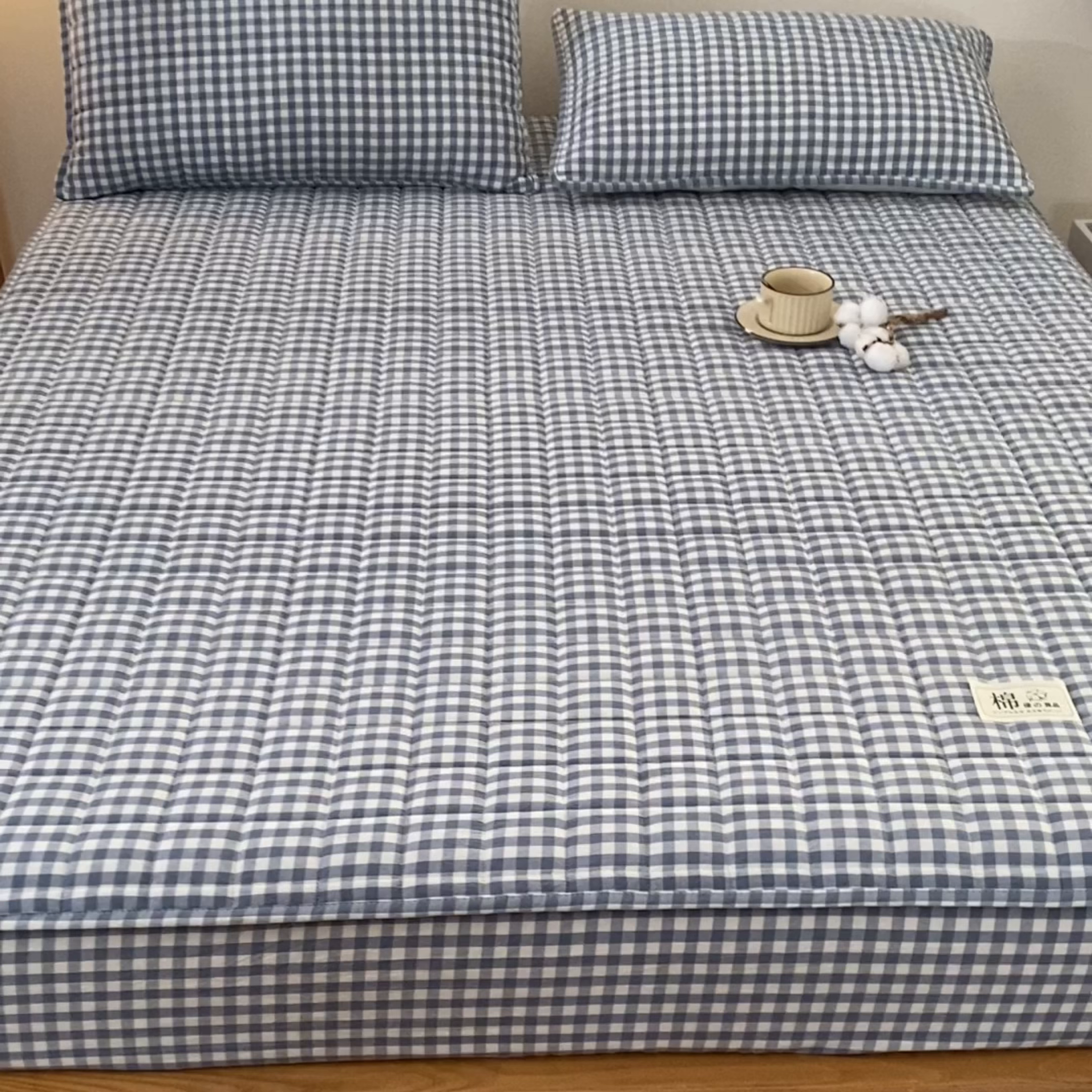 91家纺网 家纺一手货源 找家纺 萌飞 2025新款A类全棉纯棉色织抗菌夹棉床笠单床笠单品床笠单件床笠同款枕套一对 蓝小格