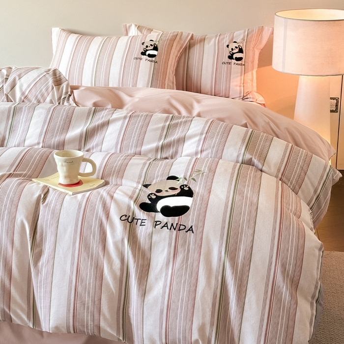 91家纺网 家纺一手货源 找家纺 帛美家纺 2025年新款全棉纯棉加厚绣花款磨毛四件套-萌小猫系列 萌小猫（彩条）