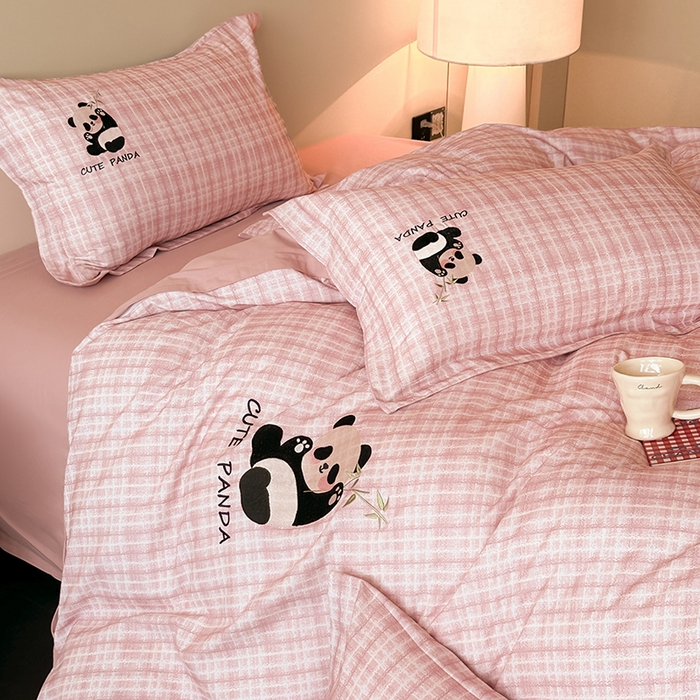 91家纺网 家纺一手货源 找家纺 帛美家纺 2025年新款全棉纯棉加厚绣花款磨毛四件套-萌小猫系列 萌小猫（粉格）