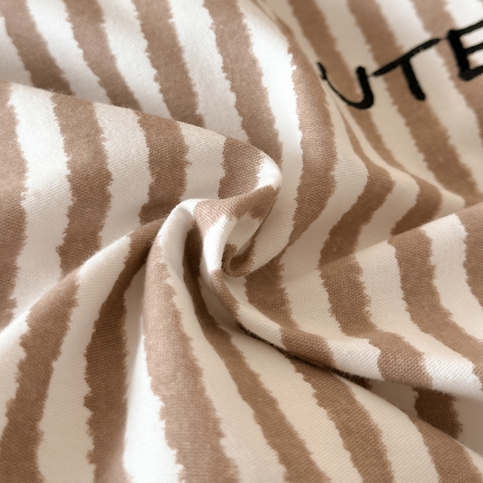 91家纺网 家纺一手货源 找家纺 帛美家纺 2025年新款全棉纯棉加厚绣花款磨毛四件套-萌小猫系列 萌小猫（咖条）