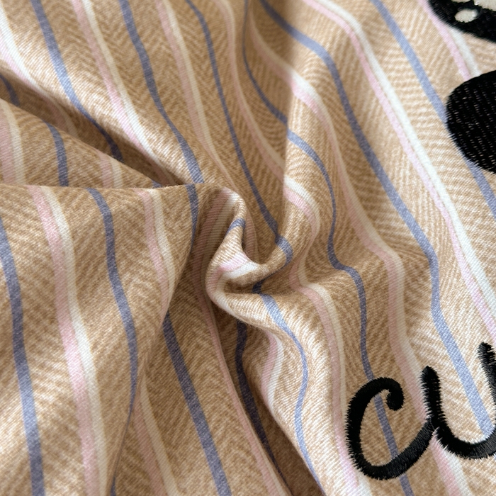 91家纺网 家纺一手货源 找家纺 帛美家纺 2025年新款全棉纯棉加厚绣花款磨毛四件套-萌小猫系列 萌小猫（蓝条）