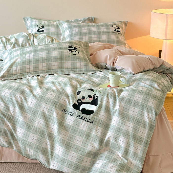 91家纺网 家纺一手货源 找家纺 帛美家纺 2025年新款全棉纯棉加厚绣花款磨毛四件套-萌小猫系列 萌小猫（绿格）