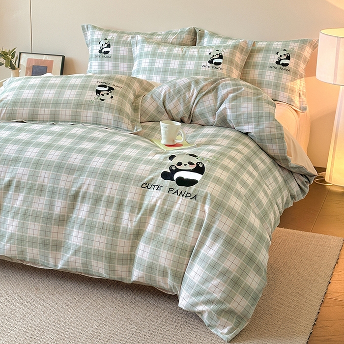 91家纺网 家纺一手货源 找家纺 帛美家纺 2025年新款全棉纯棉加厚绣花款磨毛四件套-萌小猫系列 萌小猫（绿格）