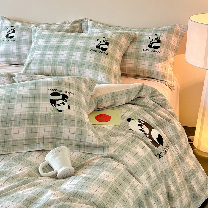 91家纺网 家纺一手货源 找家纺 帛美家纺 2025年新款全棉纯棉加厚绣花款磨毛四件套-萌小猫系列 萌小猫（绿格）