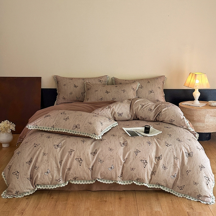 91家纺网 家纺一手货源 找家纺 帛美家纺 2025年新款全棉纯棉花边印花磨毛四件套 梦蝶