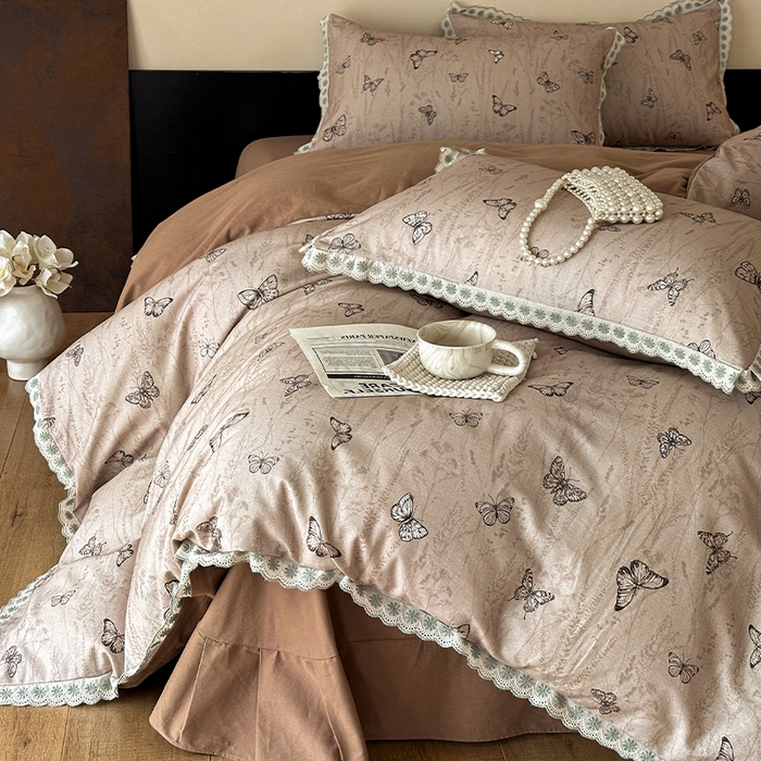 91家纺网 家纺一手货源 找家纺 帛美家纺 2025年新款全棉纯棉花边印花磨毛四件套 梦蝶