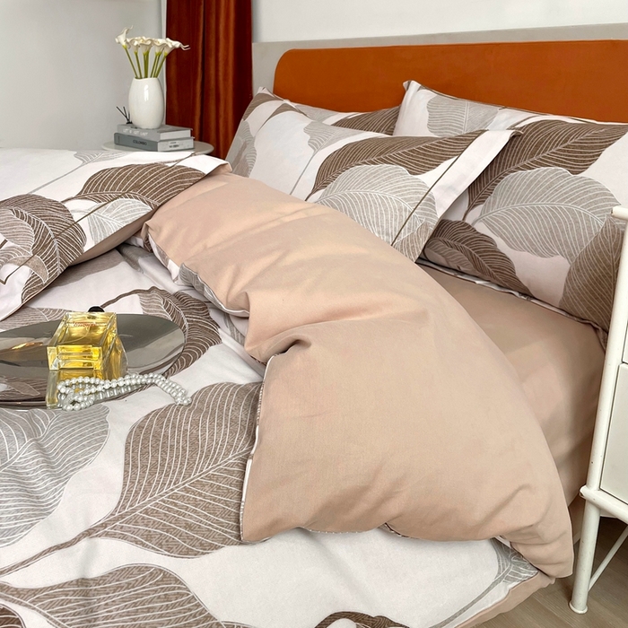 91家纺网 家纺一手货源 找家纺 启航家居 2025全棉小版印花精梳磨毛四件套 宁静咖