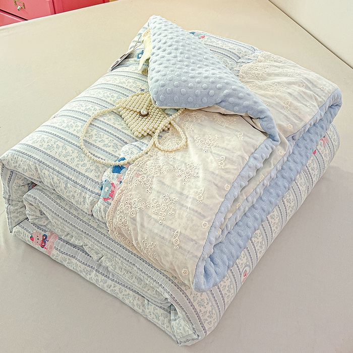 91家纺网 家纺一手货源 找家纺 Mata蔓塔家 2025新款云感针织全棉纯棉花边豆豆被冬被春秋被被子被芯 小象宝宝