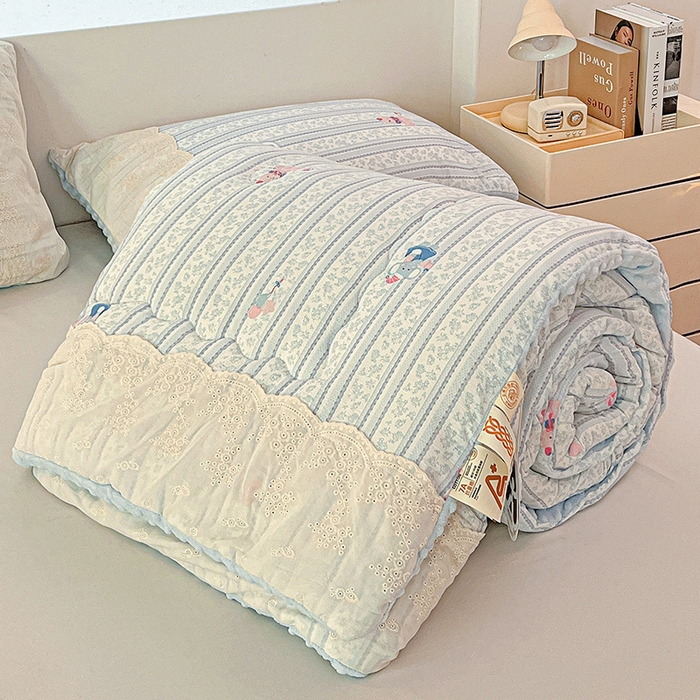 91家纺网 家纺一手货源 找家纺 Mata蔓塔家 2025新款云感针织全棉纯棉花边豆豆被冬被春秋被被子被芯 小象宝宝