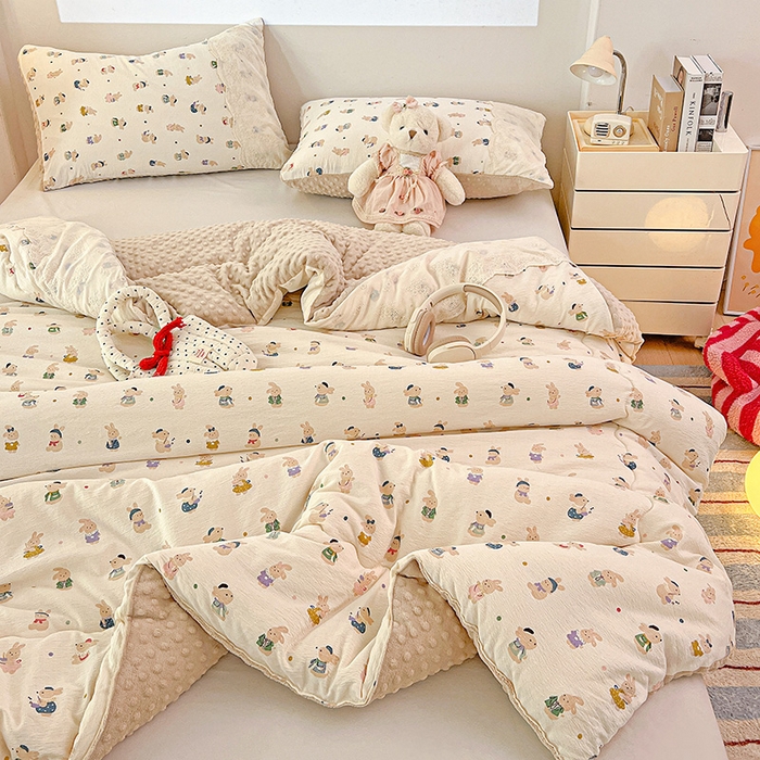 91家纺网 家纺一手货源 找家纺 Mata蔓塔家 2025新款云感针织全棉纯棉花边豆豆被冬被春秋被被子被芯 兔子集合