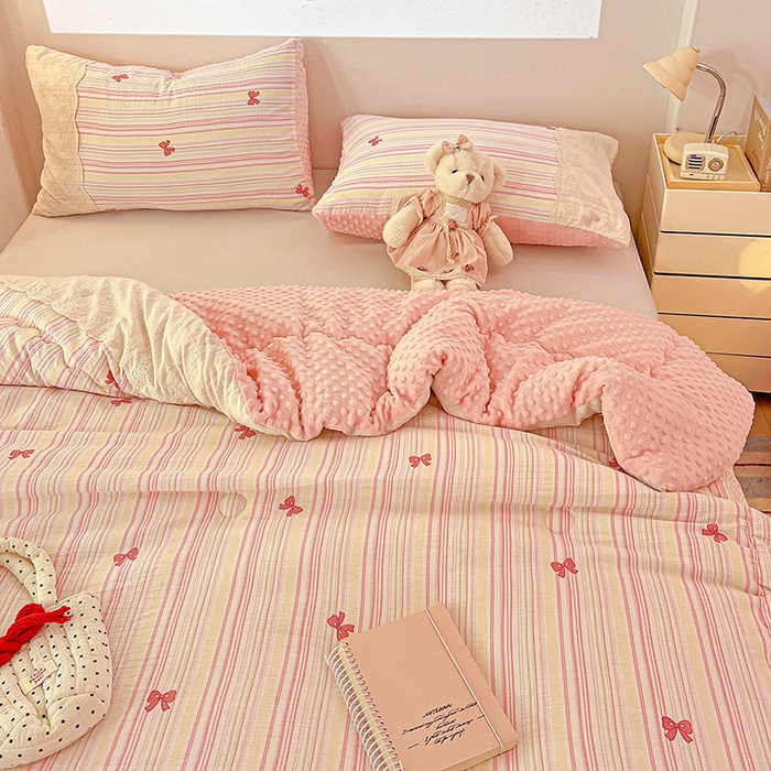 91家纺网 家纺一手货源 找家纺 Mata蔓塔家 2025新款云感针织全棉纯棉花边豆豆被冬被春秋被被子被芯 遇见彩虹