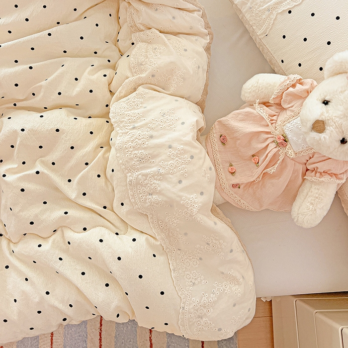 91家纺网 家纺一手货源 找家纺 Mata蔓塔家 2025新款云感针织全棉纯棉花边豆豆被冬被春秋被被子被芯 米波点