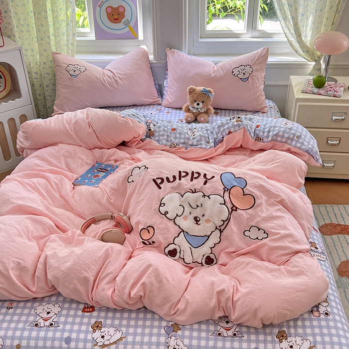 91家纺网 家纺一手货源 找家纺 优佳优品 2025新款水洗棉印花贴布绣四件套【提供买家秀】 粉糯小狗窝