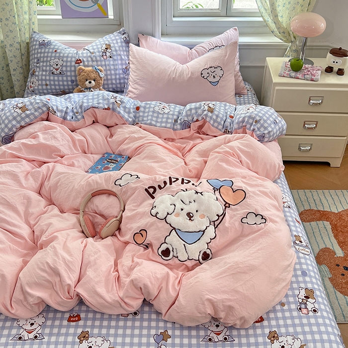 91家纺网 家纺一手货源 找家纺 优佳优品 2025新款水洗棉印花贴布绣四件套【提供买家秀】 粉糯小狗窝