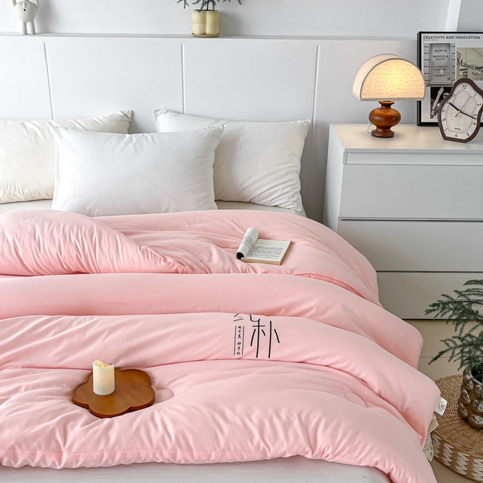 91家纺网 家纺一手货源 找家纺 爱宝被业 2025新款纯朴A类亲肤棉大豆被 纯朴-粉