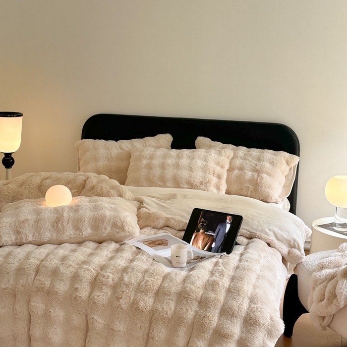 91家纺网 家纺一手货源 找家纺 蓝极人  2025新款高克重大兔绒兔兔绒牛奶绒四件套 米杏