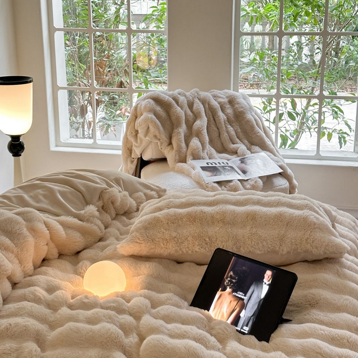 91家纺网 家纺一手货源 找家纺 蓝极人  2025新款高克重大兔绒兔兔绒牛奶绒四件套 米杏