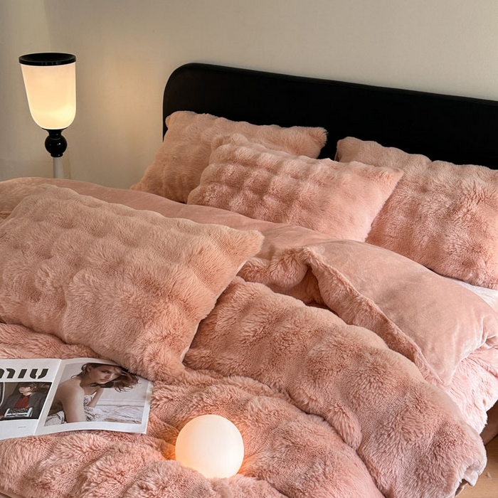 91家纺网 家纺一手货源 找家纺 蓝极人  2025新款高克重大兔绒兔兔绒牛奶绒四件套 豆沙