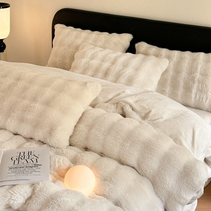 91家纺网 家纺一手货源 找家纺 蓝极人  2025新款高克重大兔绒兔兔绒牛奶绒四件套 暖白