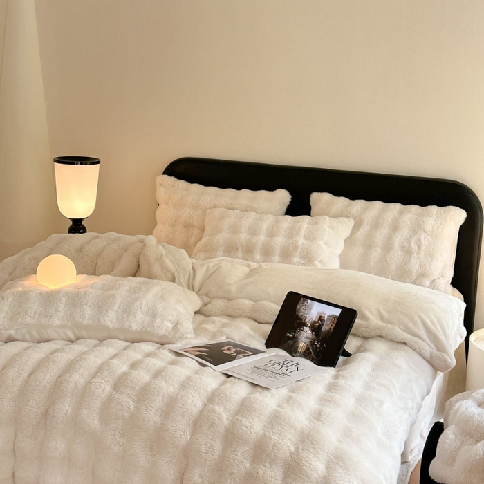 91家纺网 家纺一手货源 找家纺 蓝极人  2025新款高克重大兔绒兔兔绒牛奶绒四件套 暖白