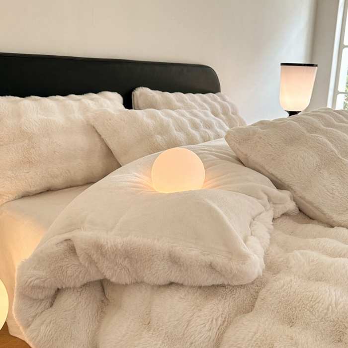 91家纺网 家纺一手货源 找家纺 蓝极人  2025新款高克重大兔绒兔兔绒牛奶绒四件套 暖白