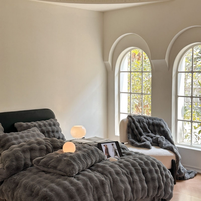 91家纺网 家纺一手货源 找家纺 蓝极人  2025新款高克重大兔绒兔兔绒牛奶绒四件套 深灰