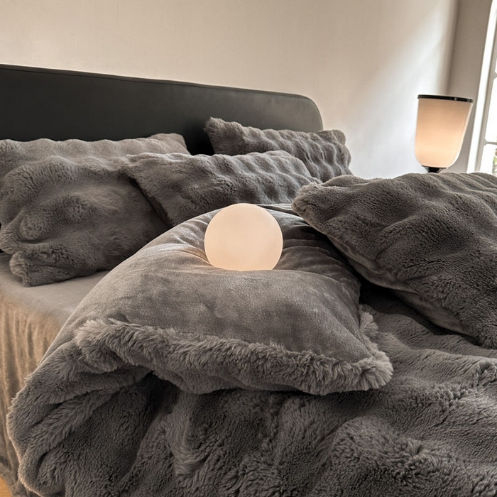 91家纺网 家纺一手货源 找家纺 蓝极人  2025新款高克重大兔绒兔兔绒牛奶绒四件套 深灰