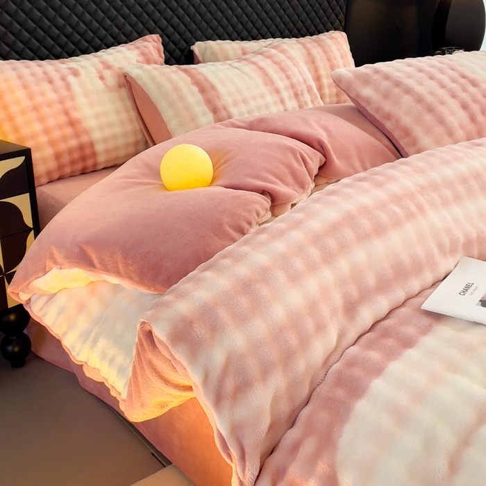 91家纺网 家纺一手货源 找家纺 （总）言熙居家纺 2025新款加厚高克重兔兔绒牛奶绒四件套