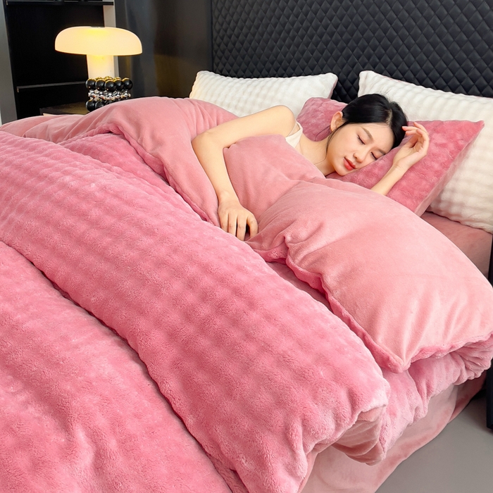 91家纺网 家纺一手货源 找家纺 （总）言熙居家纺 2025新款加厚高克重兔兔绒牛奶绒四件套