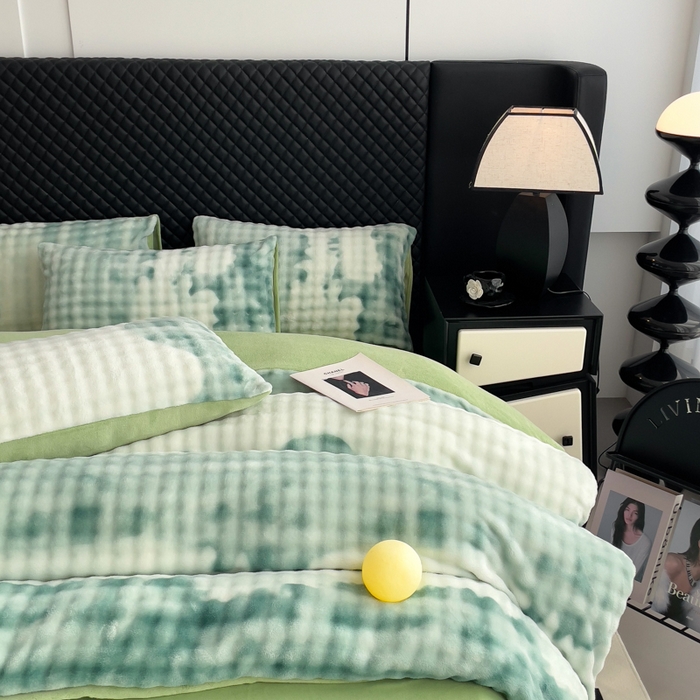 91家纺网 家纺一手货源 找家纺 言熙居家纺 2025新款加厚高克重兔兔绒牛奶绒四件套 山雾青