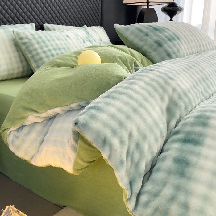 91家纺网 家纺一手货源 找家纺 言熙居家纺 2025新款加厚高克重兔兔绒牛奶绒四件套 山雾青