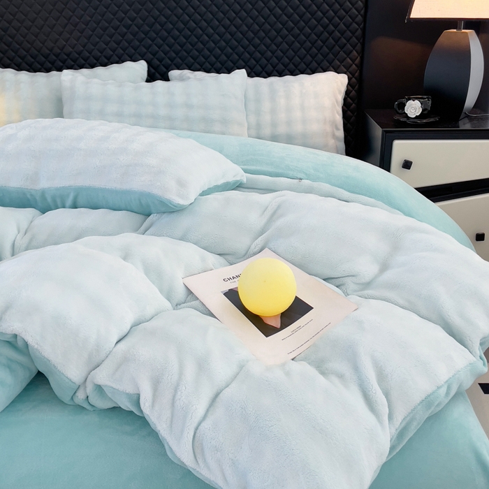 91家纺网 家纺一手货源 找家纺 言熙居家纺 2025新款加厚高克重兔兔绒牛奶绒四件套 海雾蓝