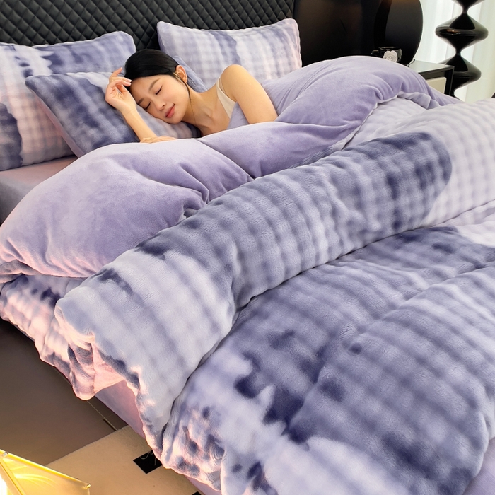 91家纺网 家纺一手货源 找家纺 言熙居家纺 2025新款加厚高克重兔兔绒牛奶绒四件套 荧浅紫