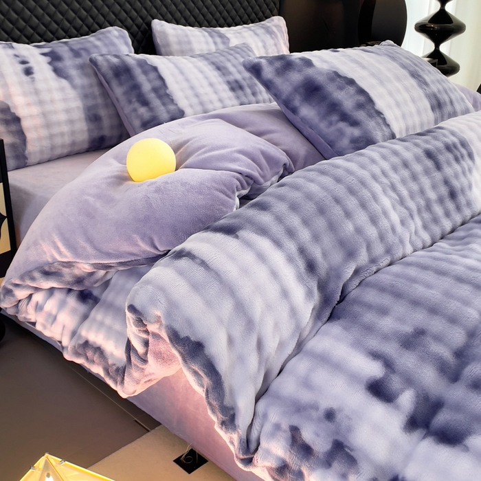 91家纺网 家纺一手货源 找家纺 言熙居家纺 2025新款加厚高克重兔兔绒牛奶绒四件套 荧浅紫