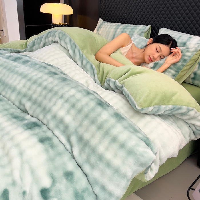 91家纺网 家纺一手货源 找家纺 言熙居家纺 2025新款加厚高克重兔兔绒牛奶绒四件套 山雾青