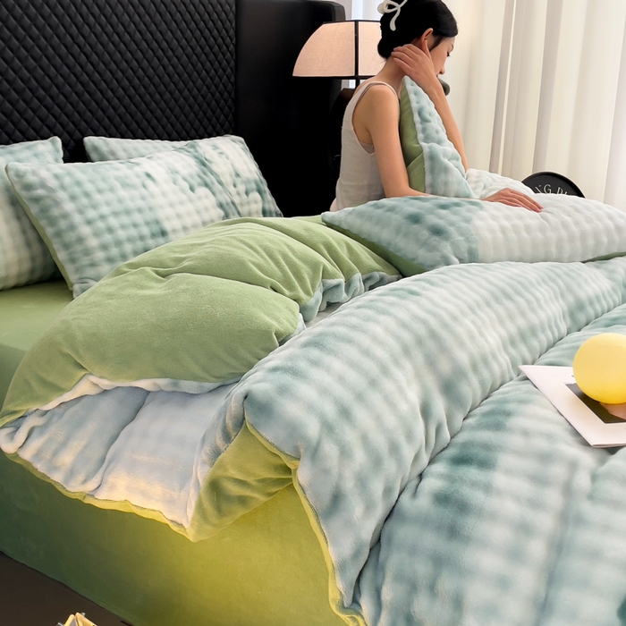 91家纺网 家纺一手货源 找家纺 言熙居家纺 2025新款加厚高克重兔兔绒牛奶绒四件套 山雾青