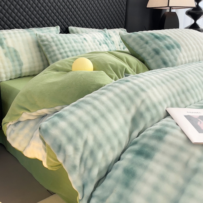 91家纺网 家纺一手货源 找家纺 言熙居家纺 2025新款加厚高克重兔兔绒牛奶绒四件套 山雾青