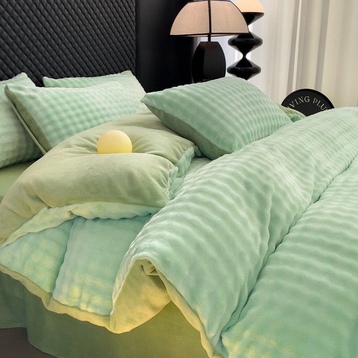 91家纺网 家纺一手货源 找家纺 言熙居家纺 2025新款加厚高克重兔兔绒牛奶绒四件套 淡云绿