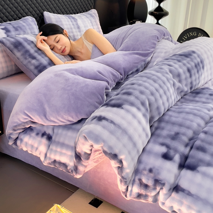 91家纺网 家纺一手货源 找家纺 言熙居家纺 2025新款加厚高克重兔兔绒牛奶绒四件套 荧浅紫