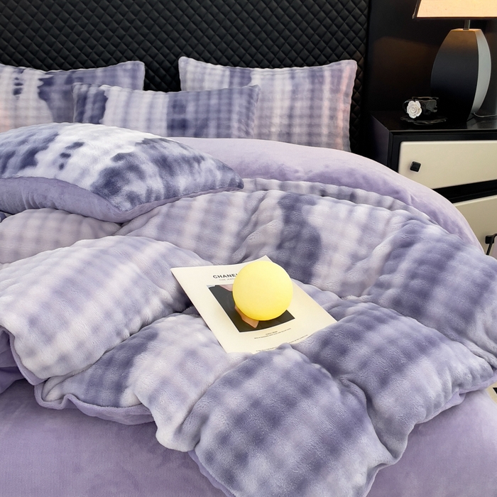 91家纺网 家纺一手货源 找家纺 言熙居家纺 2025新款加厚高克重兔兔绒牛奶绒四件套 荧浅紫