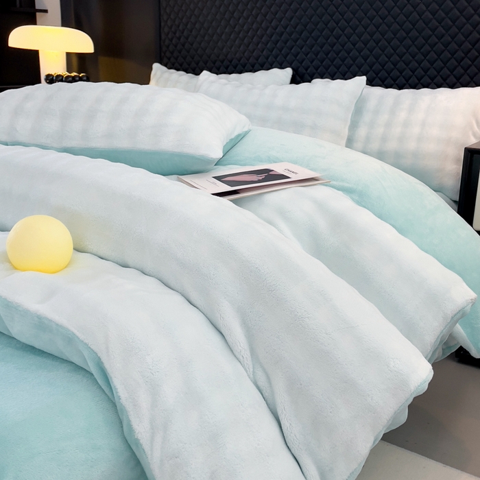 91家纺网 家纺一手货源 找家纺 言熙居家纺 2025新款加厚高克重兔兔绒牛奶绒四件套 海雾蓝