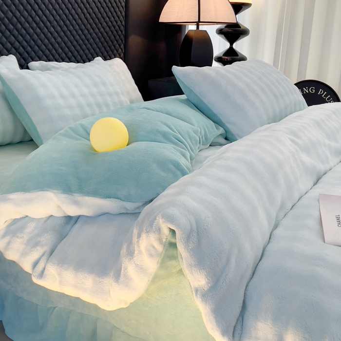 91家纺网 家纺一手货源 找家纺 言熙居家纺 2025新款加厚高克重兔兔绒牛奶绒四件套 海雾蓝