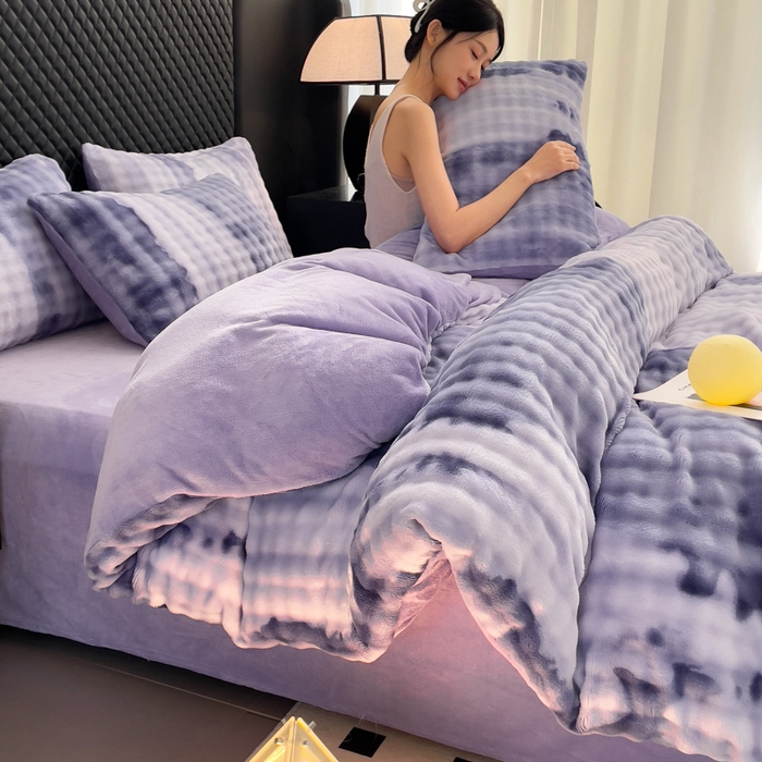 91家纺网 家纺一手货源 找家纺 言熙居家纺 2025新款加厚高克重兔兔绒牛奶绒四件套 荧浅紫