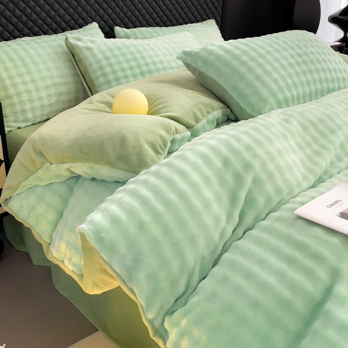 91家纺网 家纺一手货源 找家纺 言熙居家纺 2025新款加厚高克重兔兔绒牛奶绒四件套 淡云绿