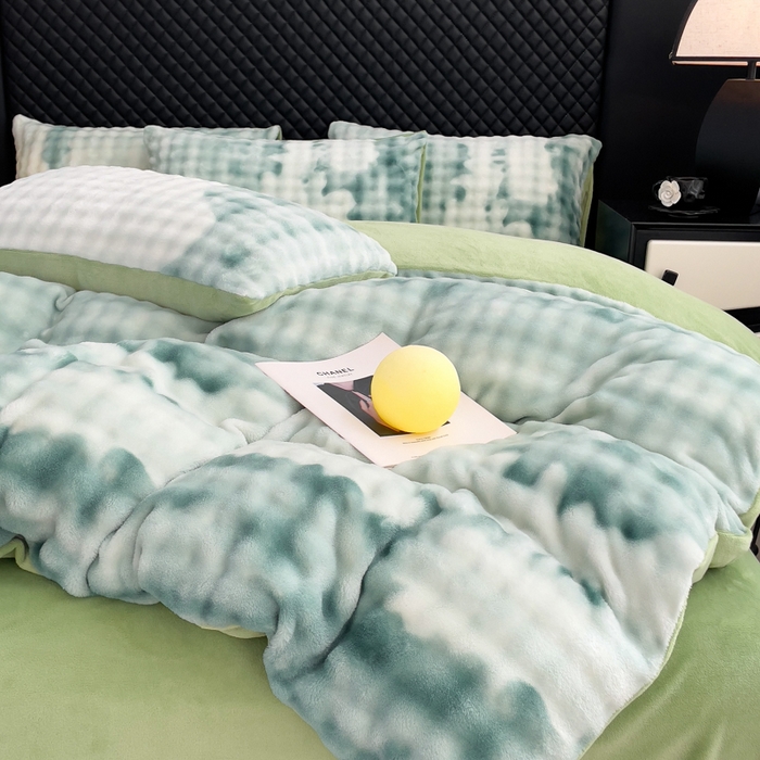 91家纺网 家纺一手货源 找家纺 言熙居家纺 2025新款加厚高克重兔兔绒牛奶绒四件套 山雾青